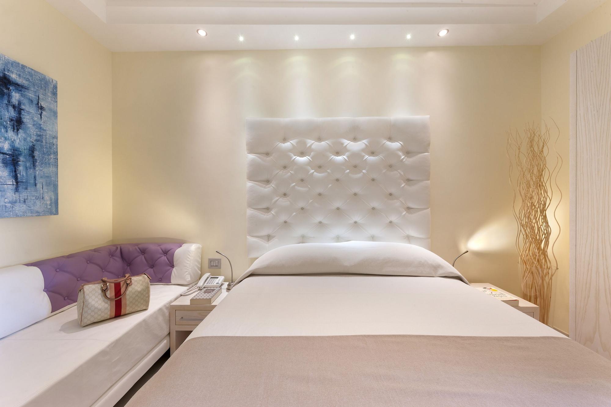 Couette-café Palazzo Tritone & Abagnale 3*